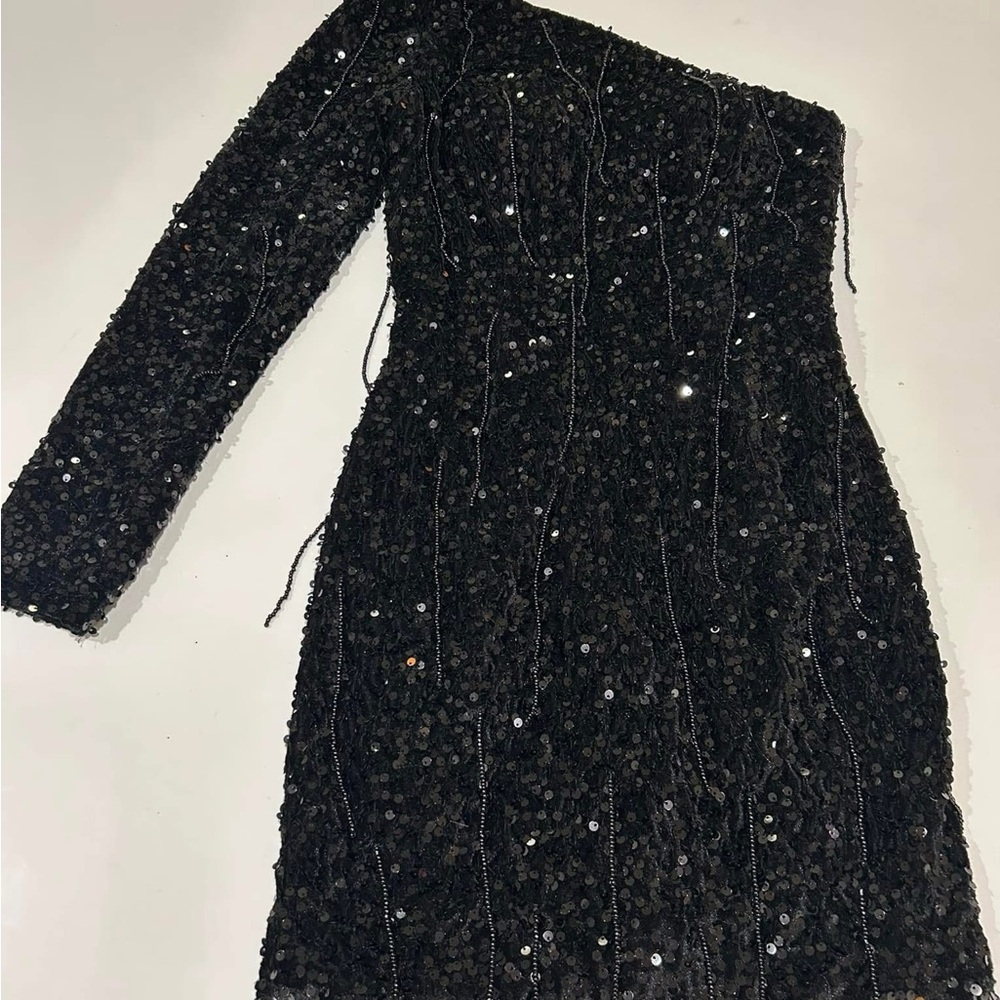 Elegant Black Sequin One-Shoulder Dress